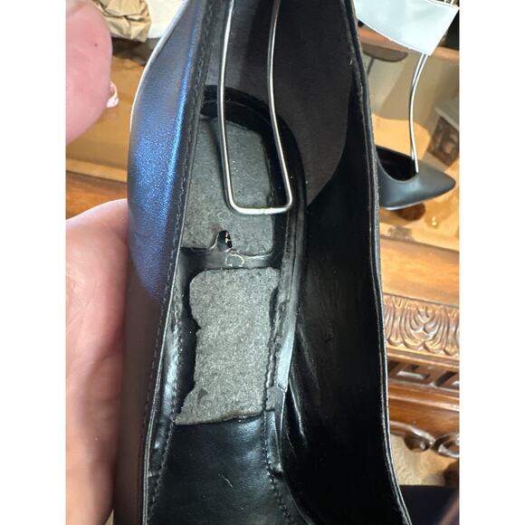 Women’s Enzo Angiolini Black / White Pointed Toe Pump. Size 8 - Picture 6 of 6